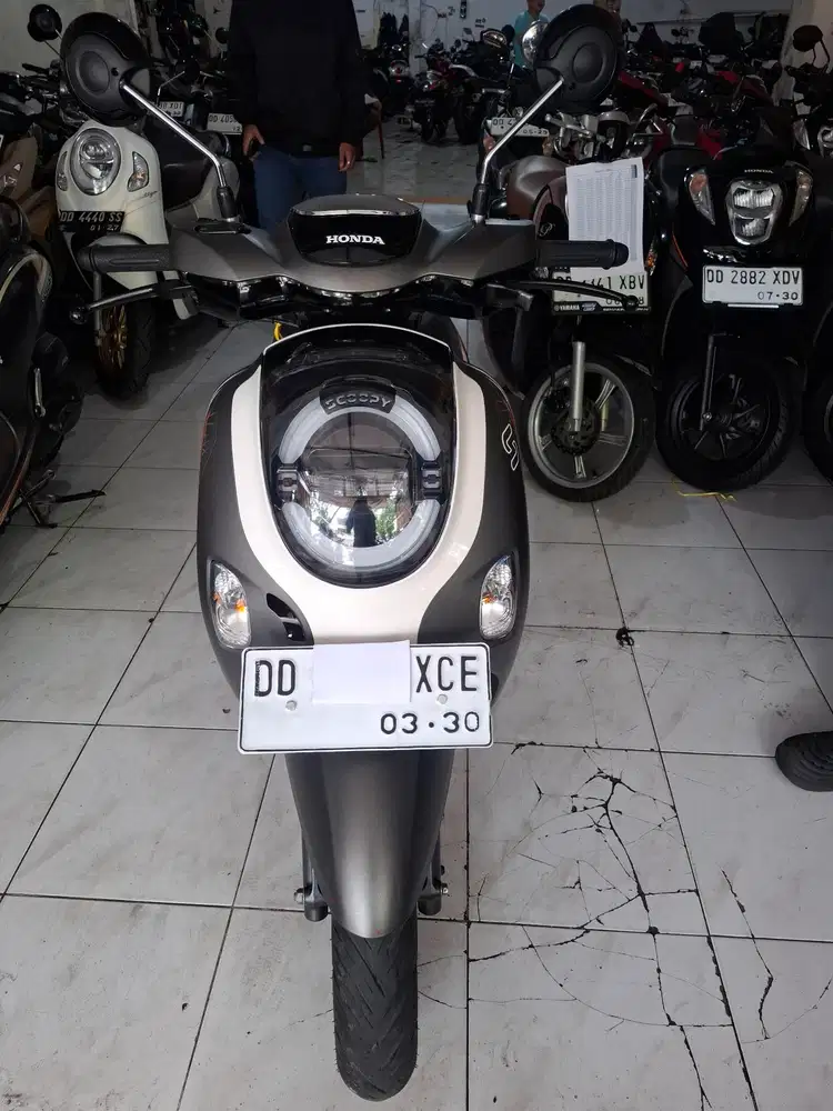 Honda Scoopy new 110cc 2025 silver putih