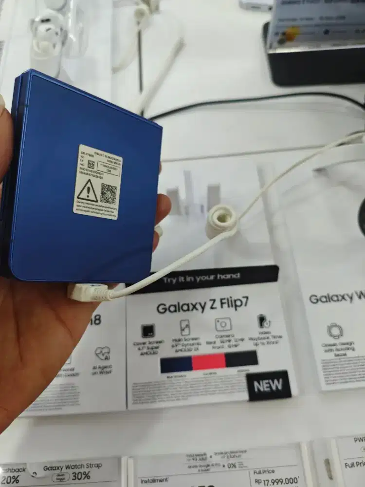 Samsung Galaxy Z Flip 7 12 256GB