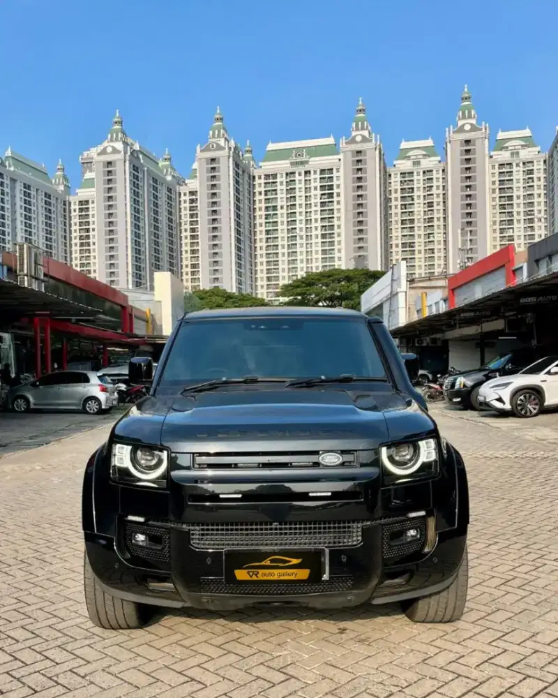 Land Rover Defender 110 ( 3.0 )

Nik : 2023