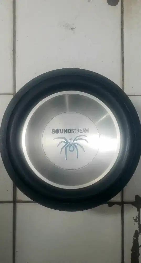 Dijual Subwoofer Soundstream 12