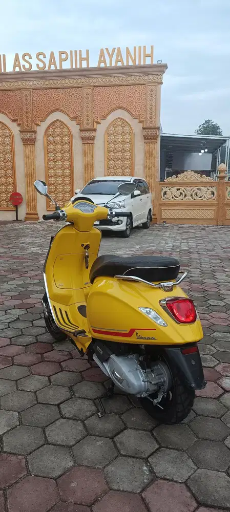 Piaggio Vespa Sprint 150cc ABS 2021 terbaik