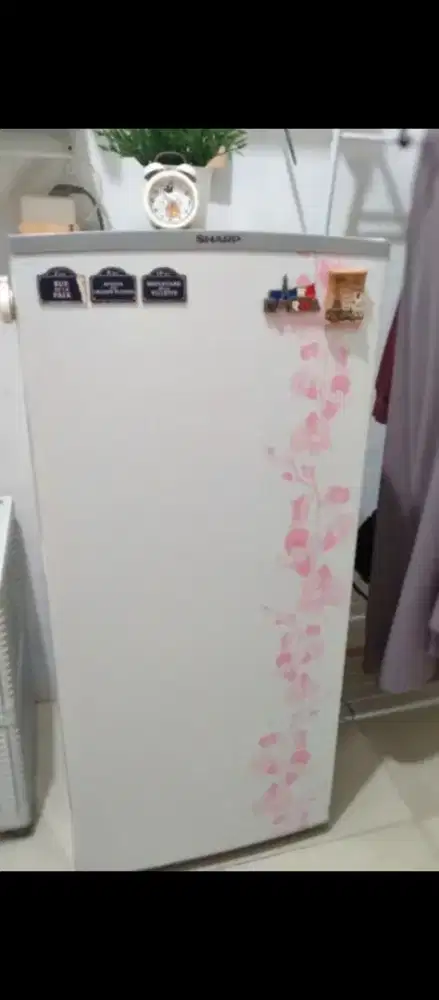 Kulkas 1 Pintu Sharp Kirei Normal Dingin