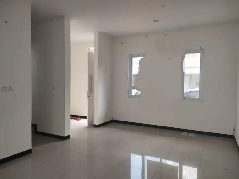 Dijual Rumah Minimalis siap Huni Lokasi di Cluster Taman Kopo Indah 5 Bandung