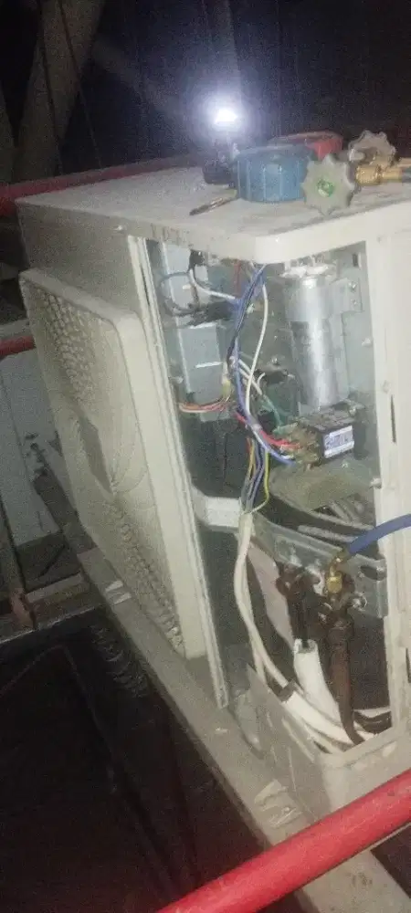 SERVICE AC PERBAIKAN DAN MAINTENANCE