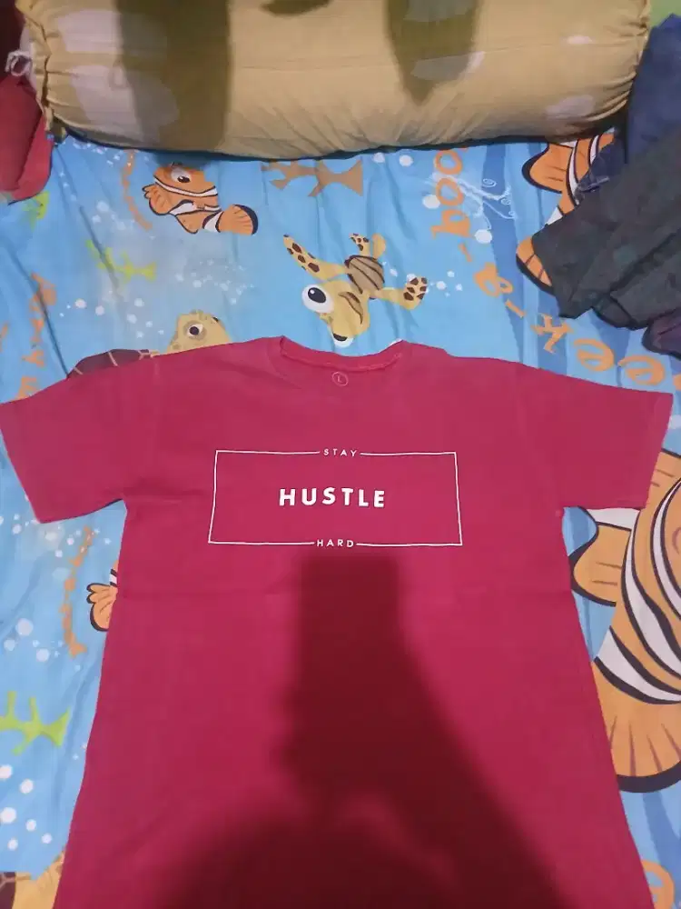 Kaos oblong pria dan wanita