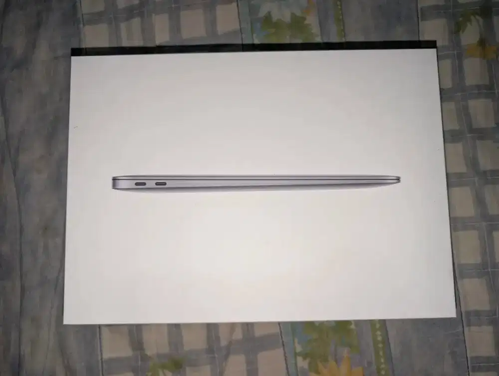 Dijual Laptop Macbook Air M1 8/256gb second