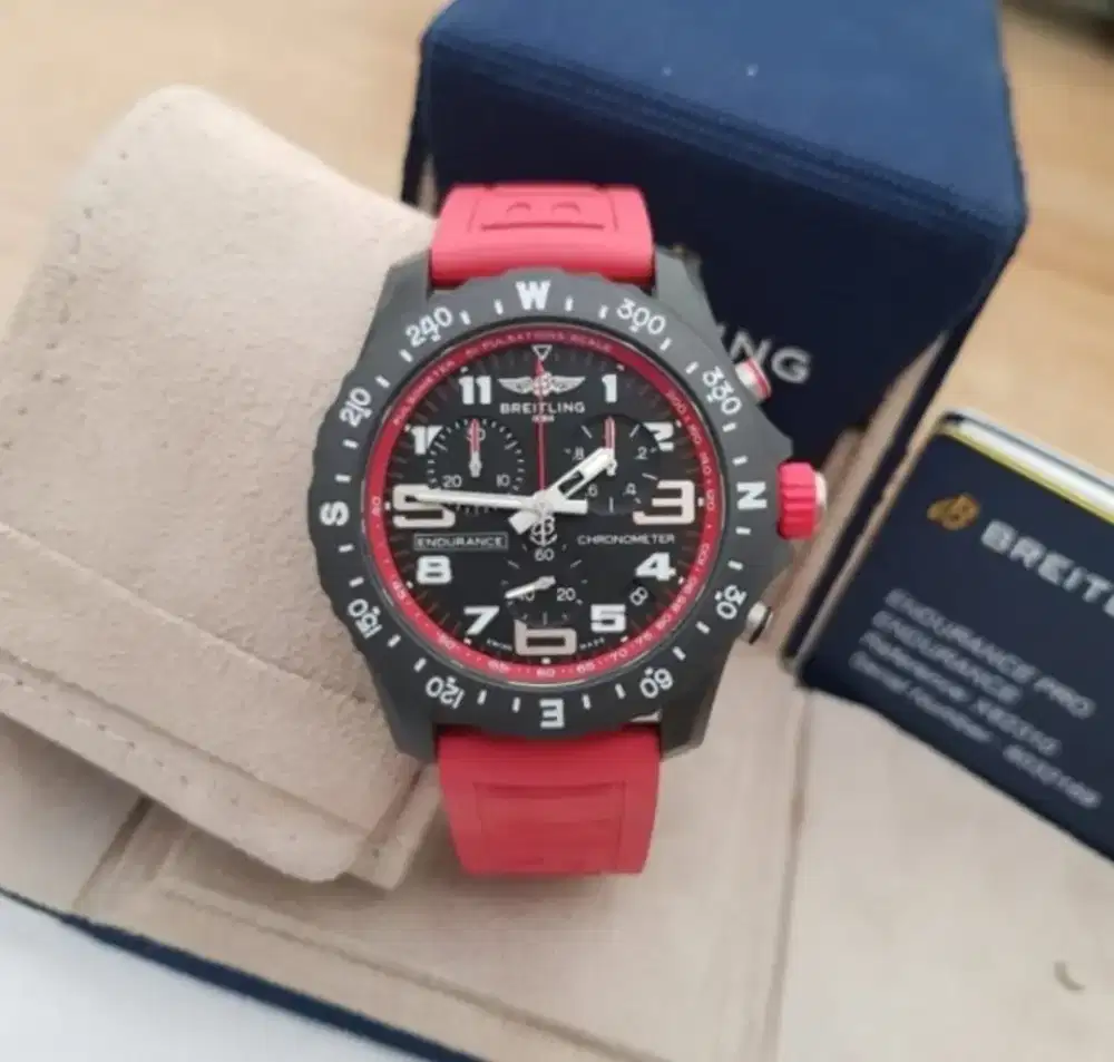 BREITLING
ENDURANCE PRO CHRONOGRAPH CARBON
