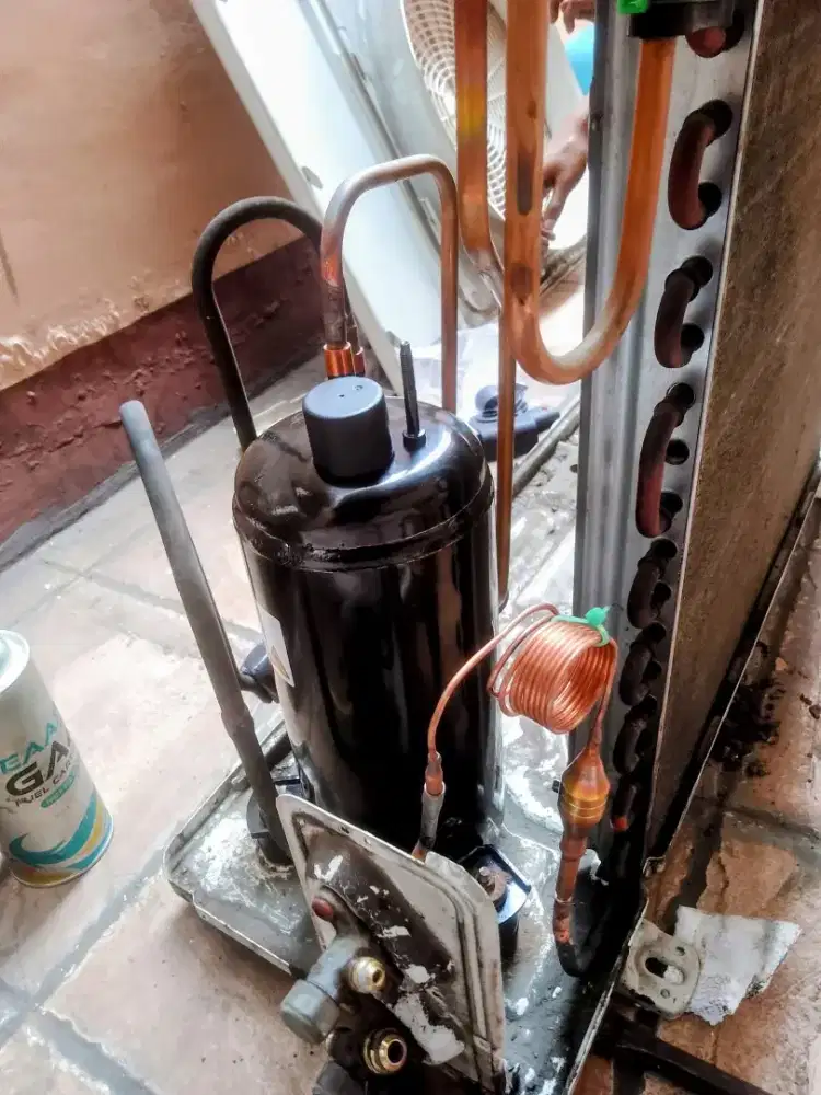 SERVICE AC PERBAIKAN DAN MAINTENANCE