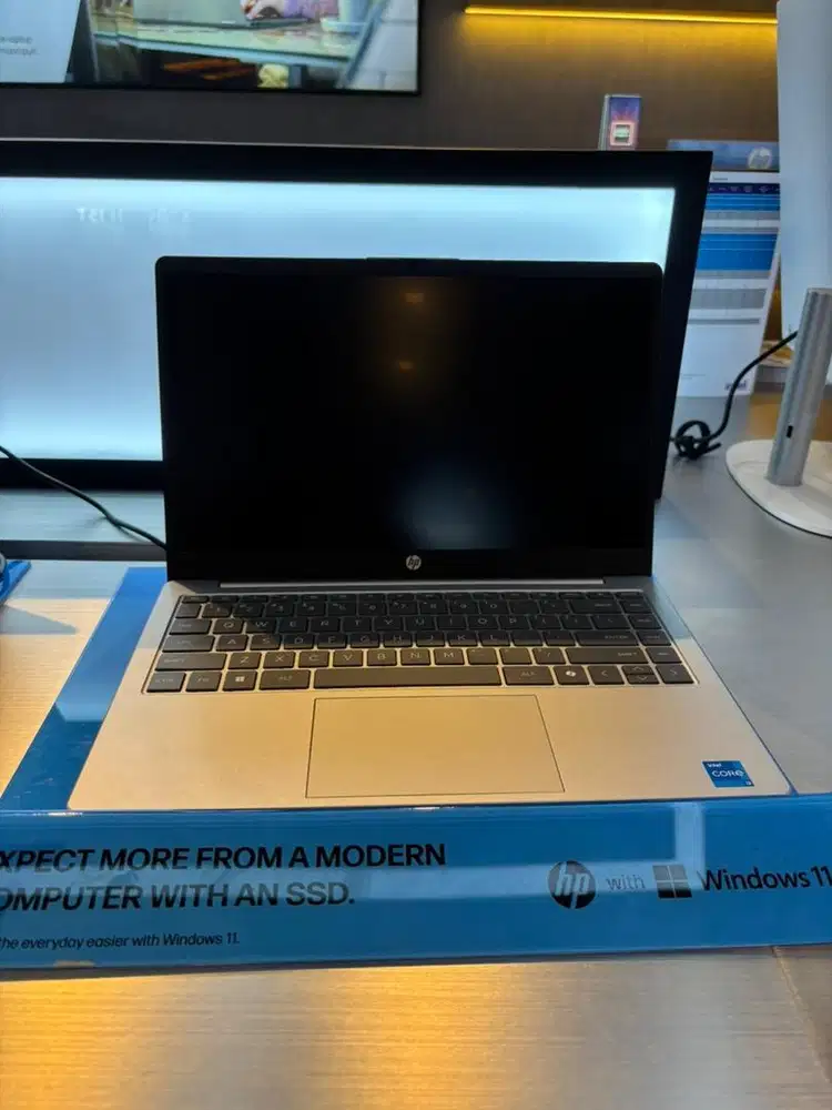 CICILAN LAPTOP HP PAVILION INTEL CORE 3 8 Gb 512 Gb Promo Bunga 0%