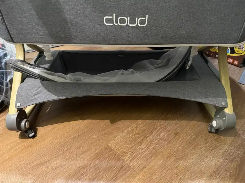 Baby crib babyElle cloud like new