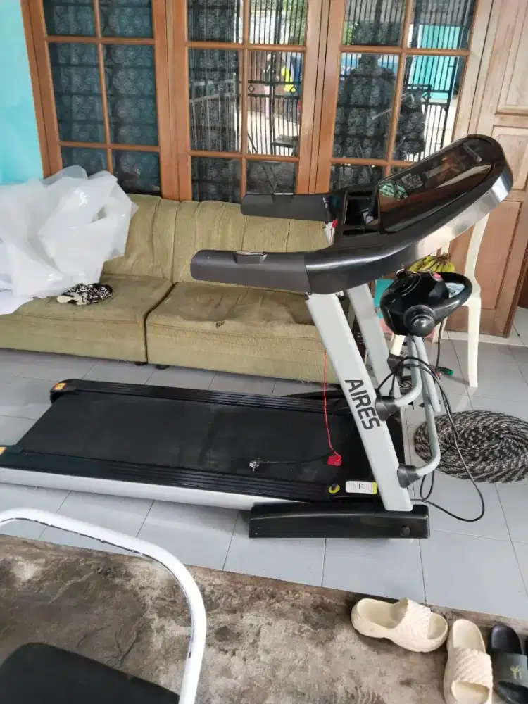 Dijual treadmill elektrik 3 fungsi kondisi normal