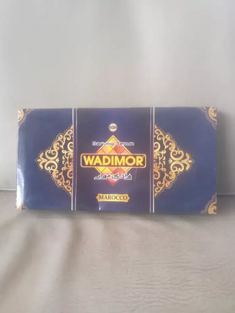 Dijual sarung tenun  pria dewasa merk WADIMOR