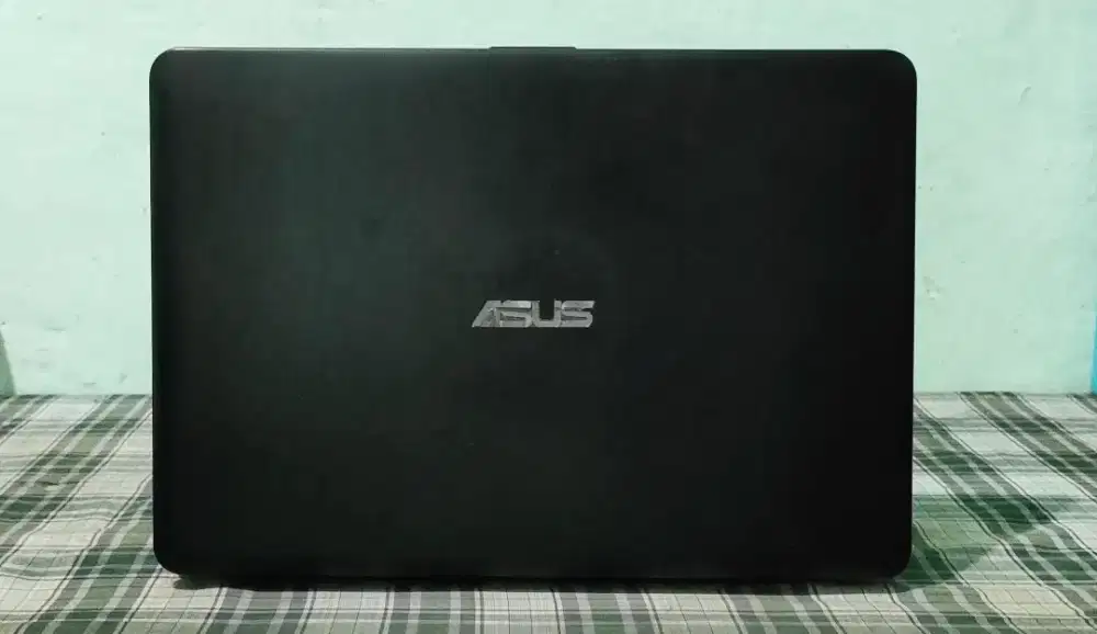 Asus Vivobook x441m Intel n4000 ram4 hdd1tb batre awet 3jam siap pakai