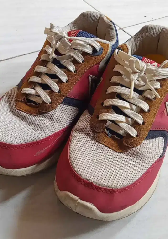 Sepatu Aerostreet 42