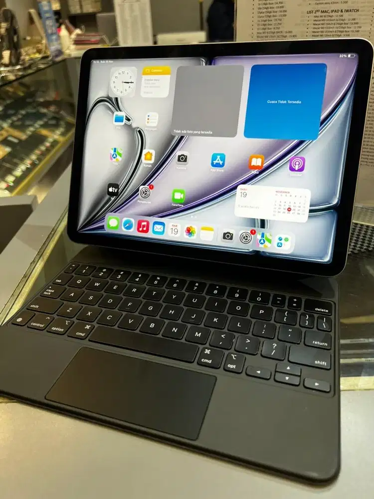 ipad air 6 512gb wifi only + magickybord