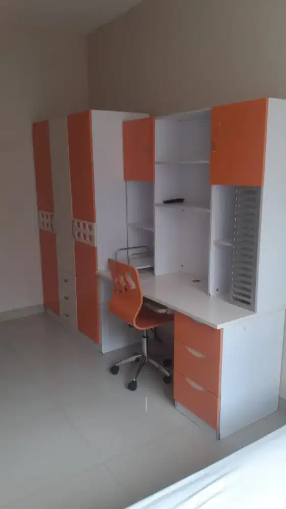 Jual cepat lemari kasur meja belajar , kondisi baik (ex-kost)
