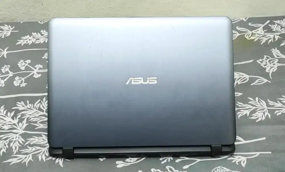 Asus Vivobook a407ma ultraslim Intel n4000 ram8 hdd1tb batre awet 4jam