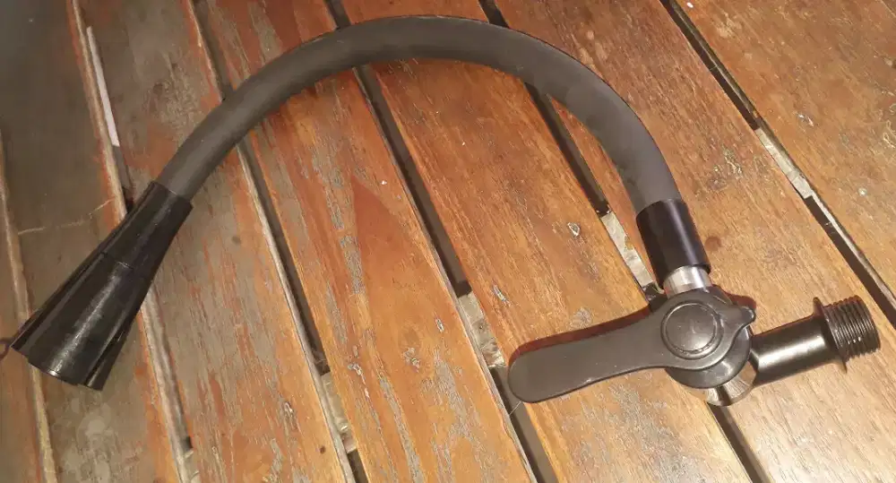 Kran angsa cuci piring (terompet)