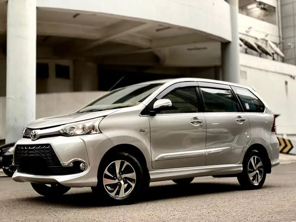TOYOTA AVANZA 1.5 VELOZ AT 2017 SILVER