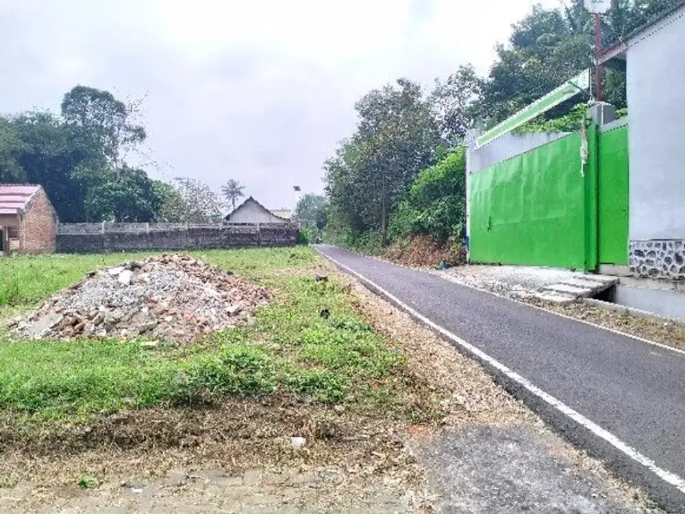 Rumah Inden Bangun dekat Gor Ken Arok