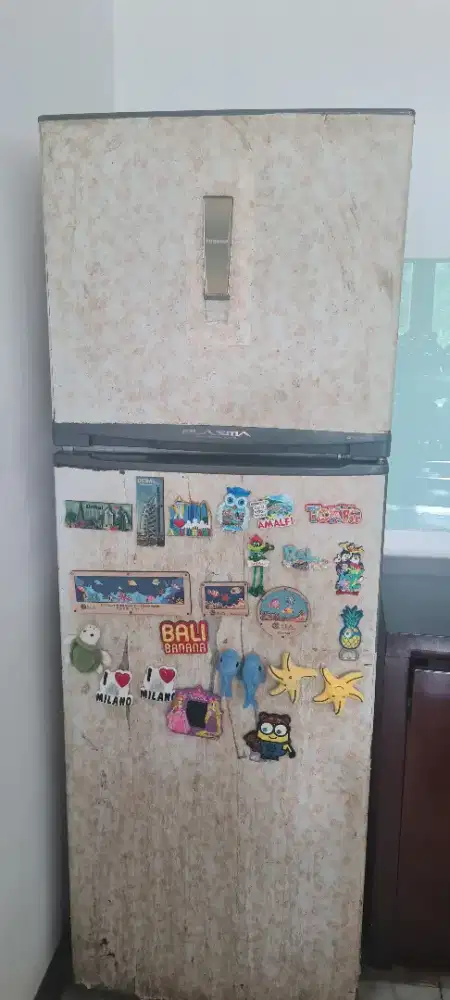 Bismillah dijual kulkas pemakaian sendiri