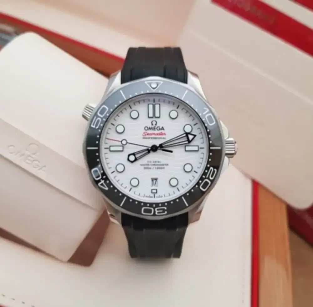 OMEGA
SEAMASTER DIVER 300M CO-AXIAL