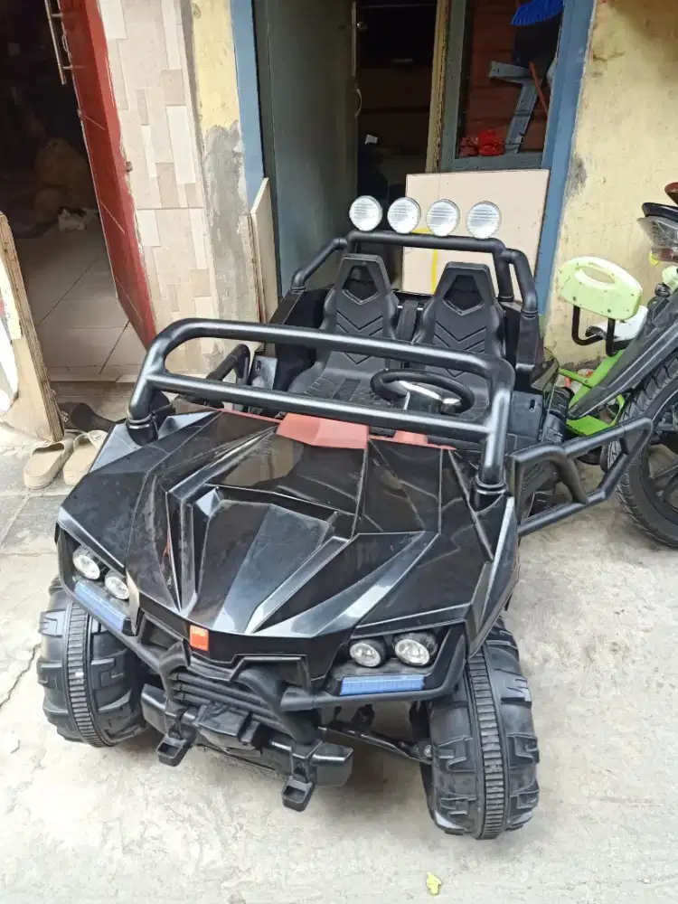 Mobil aki anak jumbo