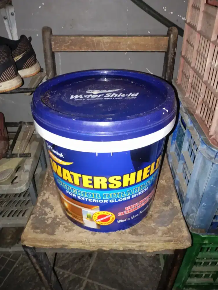 CAT tembok merk Dulux