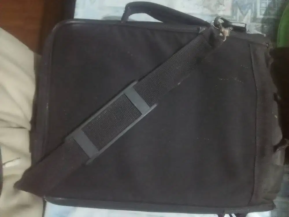 Tas SLEMPANG laptop eiger ori