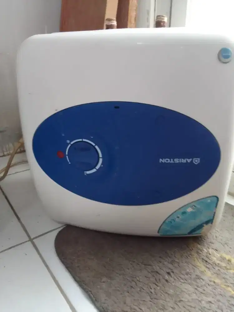 Water Heater Ariston 15L 500Watt