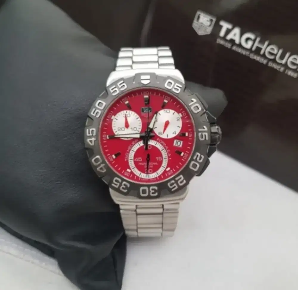 TAG HEUER 
FORMULA 1 CHRONOGRAPH 