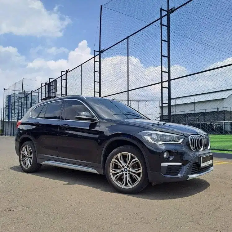 Dp10% [ Km38rb ] BMW X1 1.5 sDrive18i Xline 2019 Hitam Panoramic