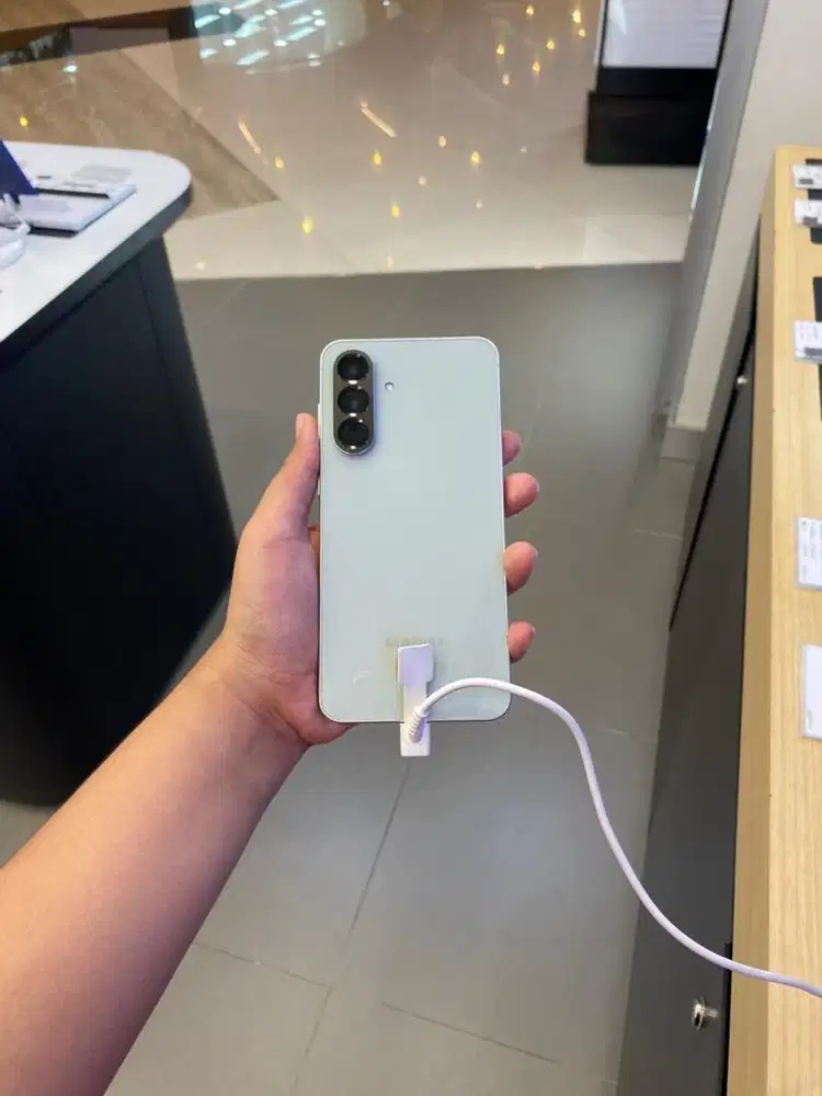 SAMSUNG A56 256GB BISA DICICIL FREE ADAPTOR