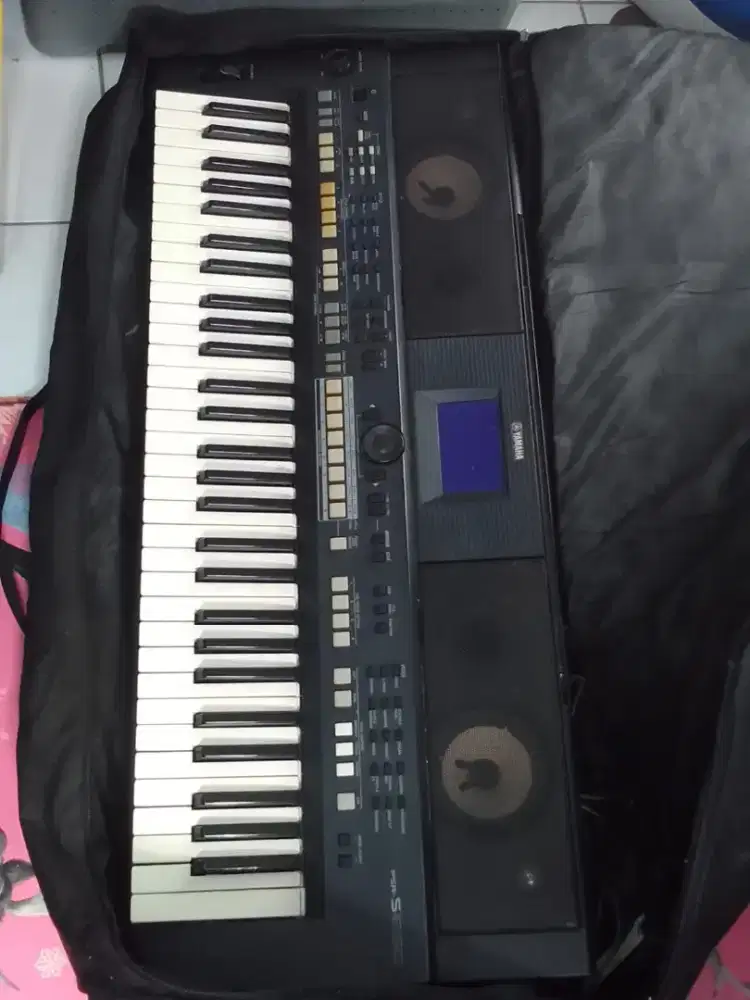 Keyboard Yamaha Psr S650 kondisi mati
