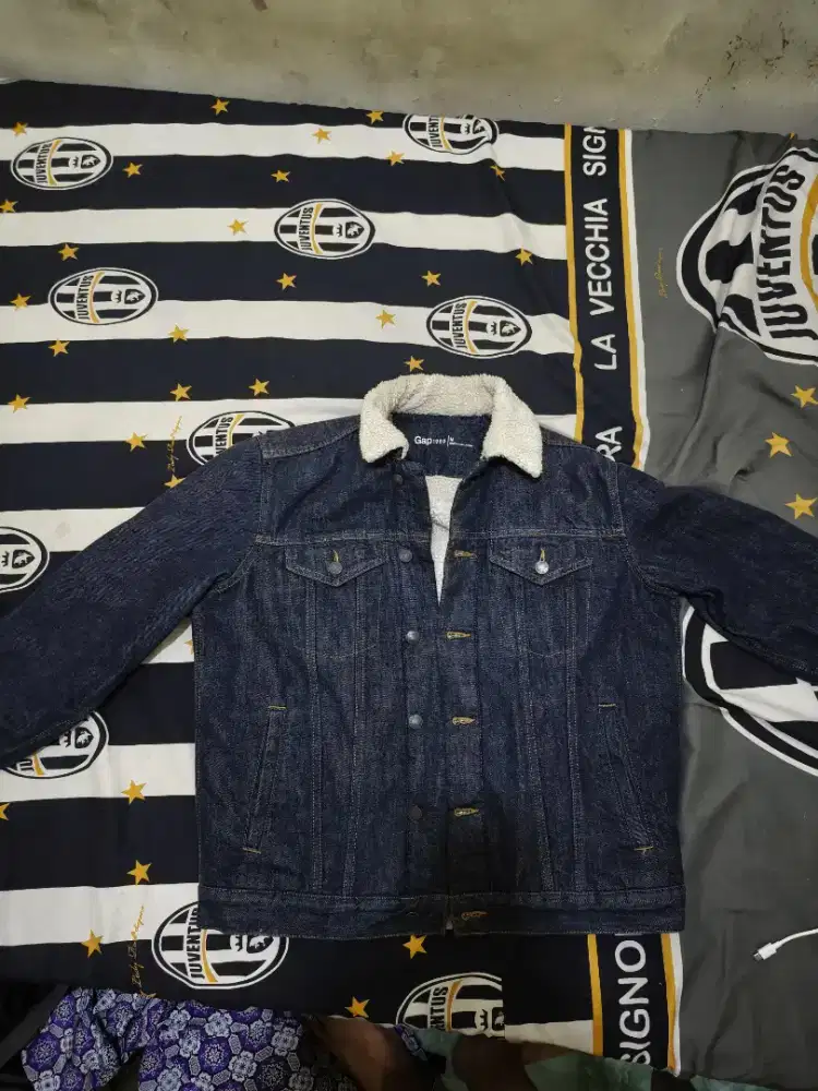 Jaket Denim Gap