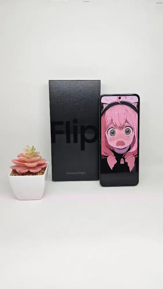 Samsung Galaxy Z Flip 4 8/128 [Graphite] SEIN/Resmi 26 mei 2024