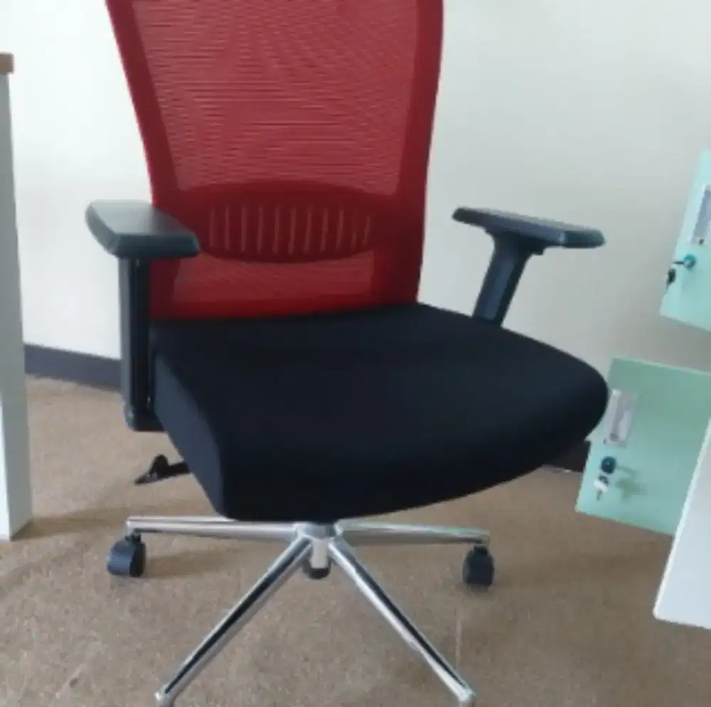 Kursi kantor masih bagus