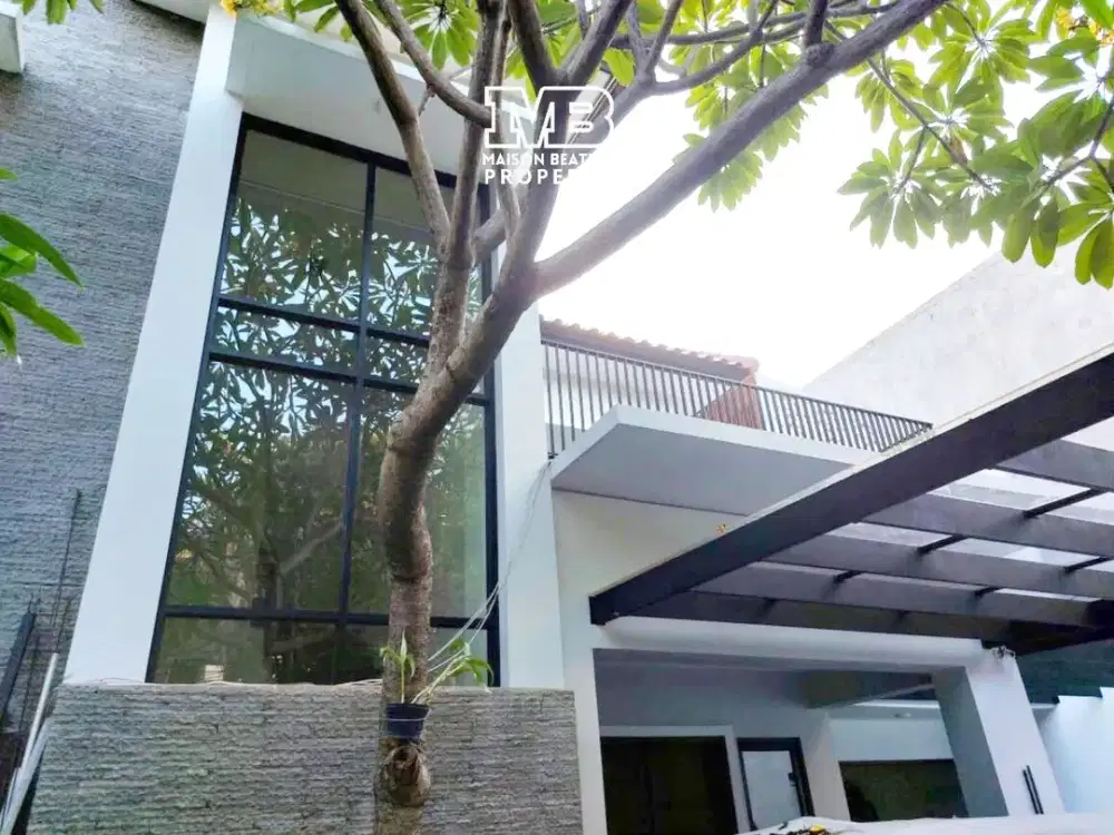 RUMAH MEWAH + SWIMMING POOL SIAP HUNI DI CILANDAK BARAT