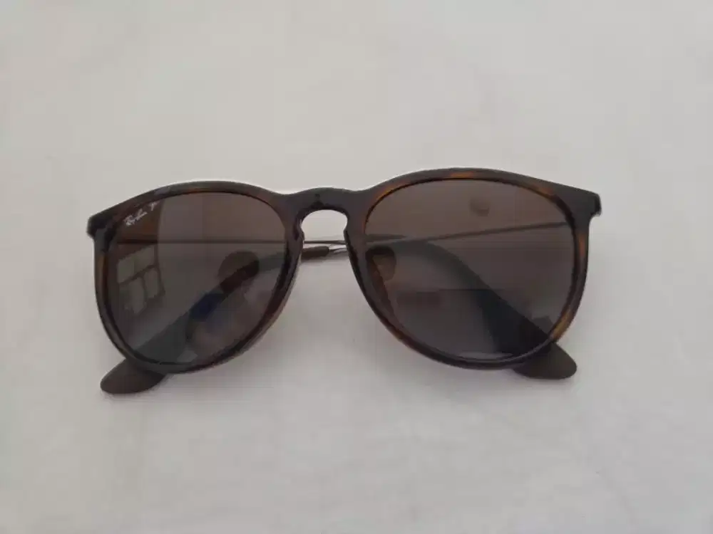 sunglasses Rayban, belum dipakai, baru beli 2,9 juta