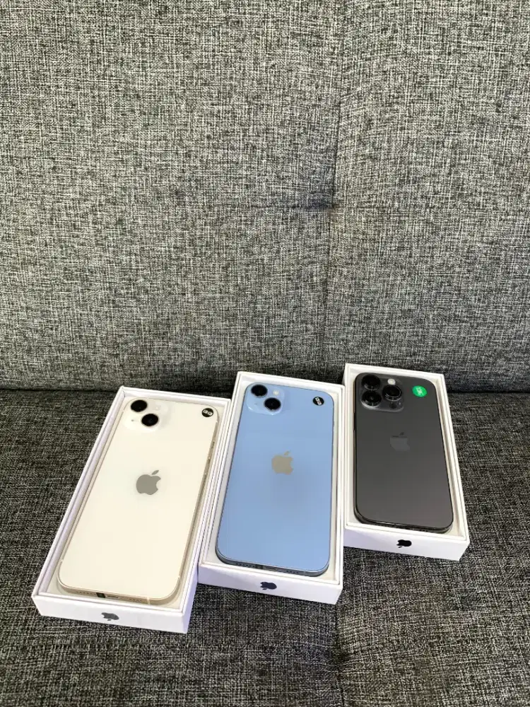 iPhone 14 plus 128gb white & blue