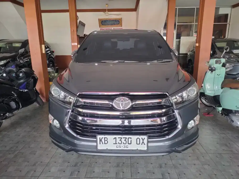 Toyota Innova Reborn Venturer matic bensin tahun 2020