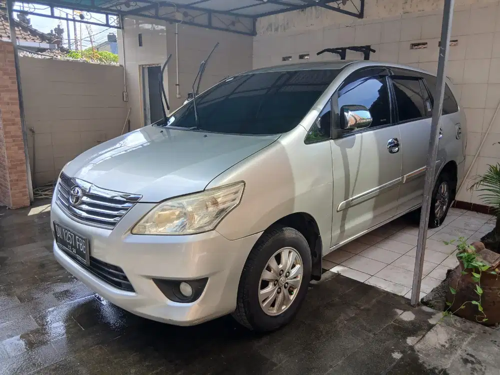 Toyota Kijang Innova 2012 Bensin