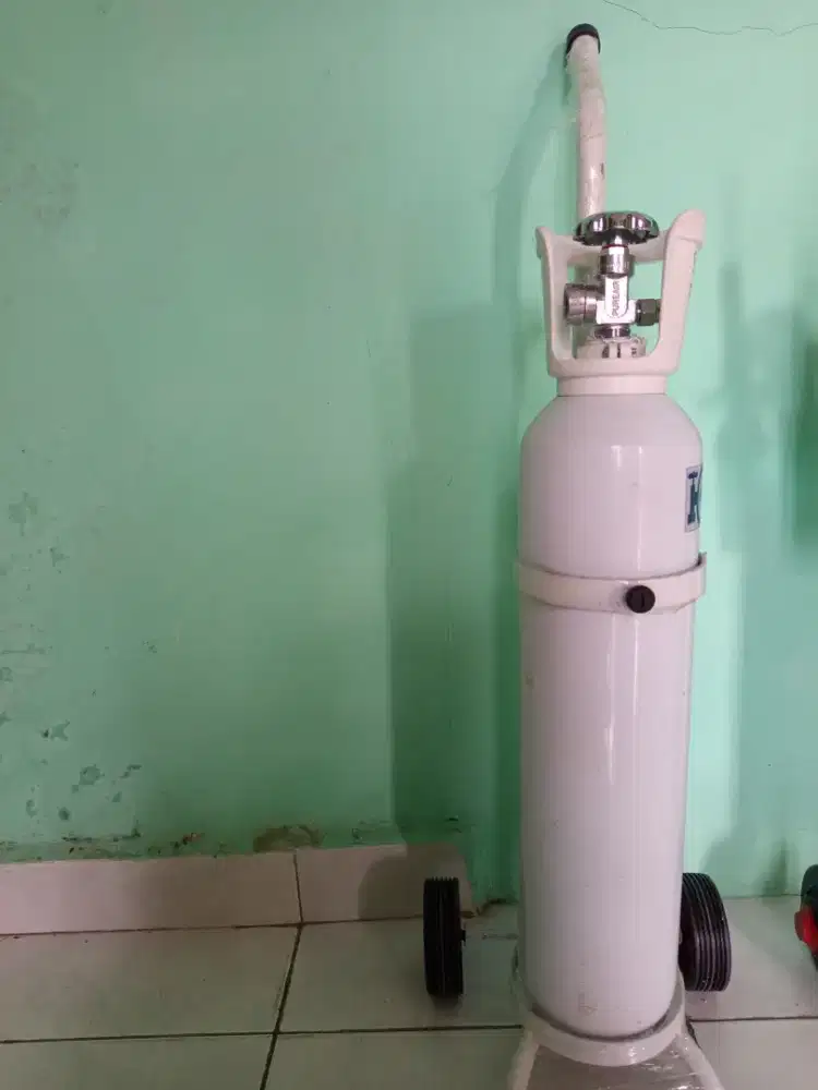 Tabung Oksigen 1m³ & Regulator & Trolly