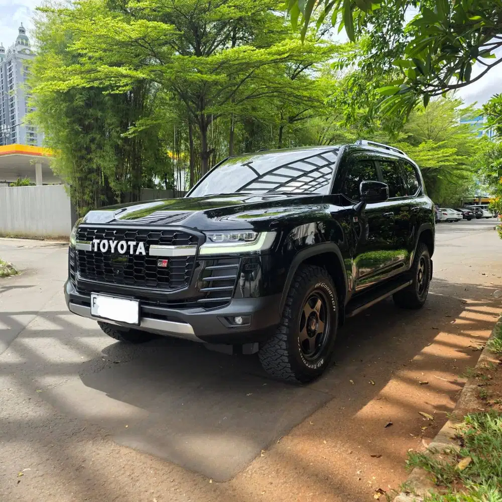 TOYOTA LAND CRUISER 300 GR SPORT 2023 BLACk ON BLACK