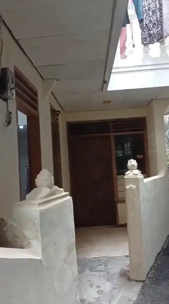 DI SEWAKAN MURAH SEGERA 2 LANTAI