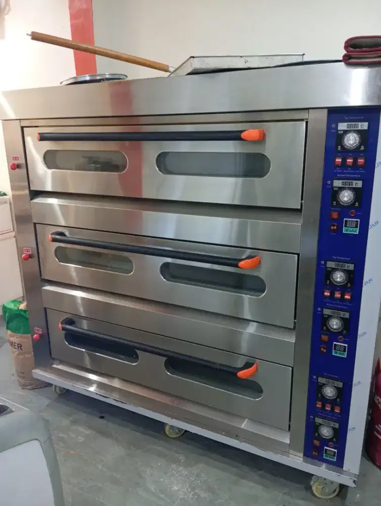 Oven 3 deck 9 tray