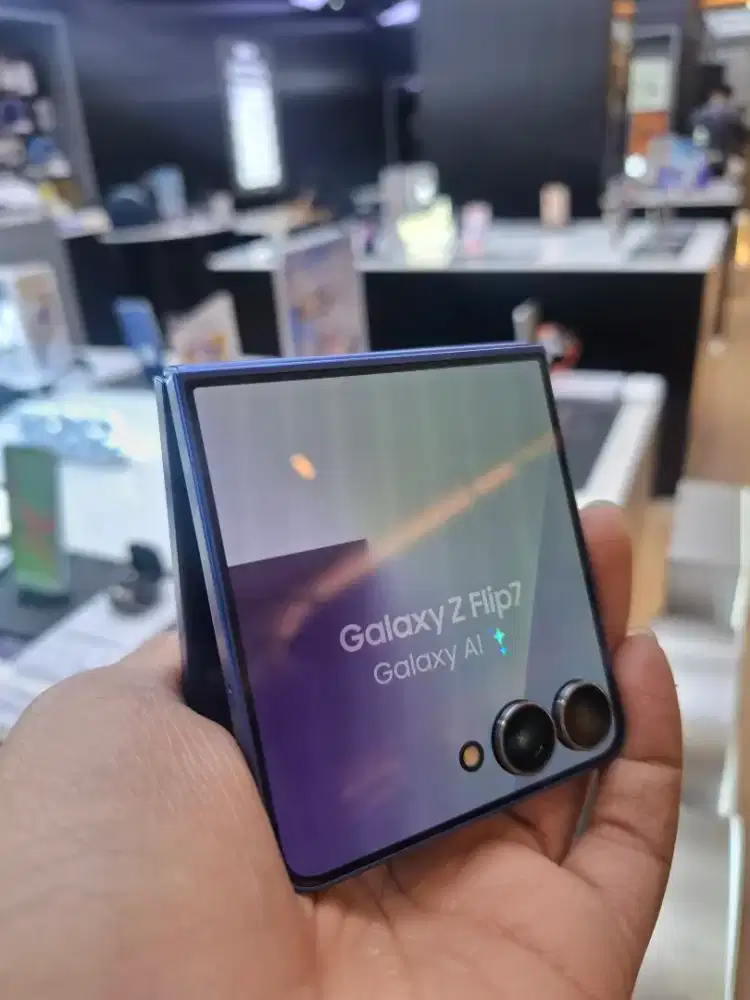 Samsung Galaxy Z Flip 7