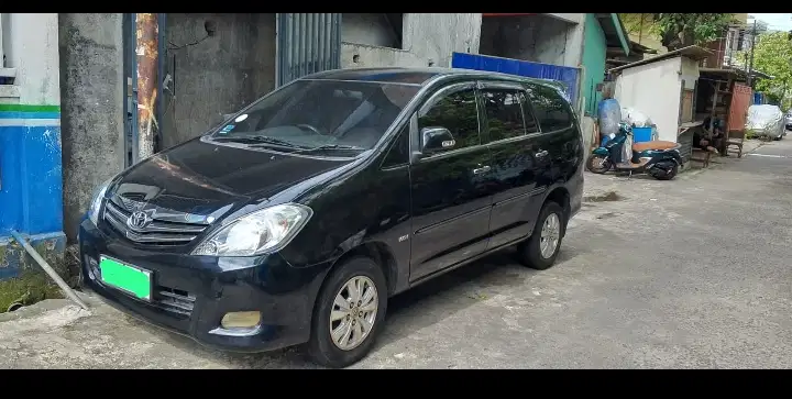 Toyota Kijang Innova 2010 Bensin