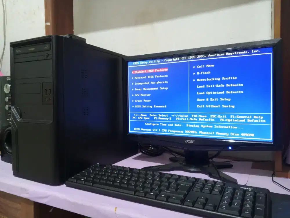 Pc intel fullset (ram 8gb + monitor 19inch) siap pakai