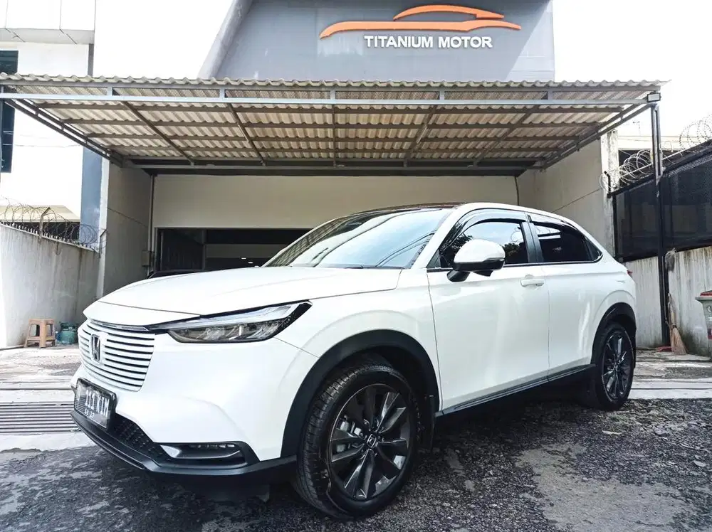 KM 16rb ANTIK Honda HRV Special Edition Panoramic White 2022